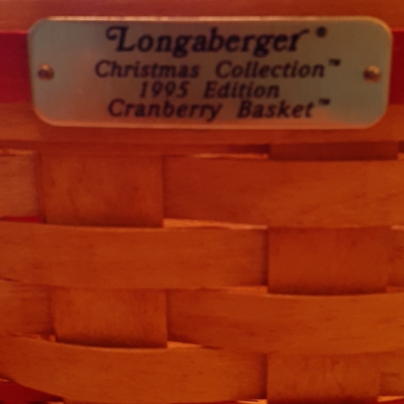 Preowned Longaberger 1995 Cranberry Basket - Picture 2 of 3
